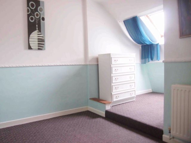  Image of 4 bedroom Terraced house for sale in Park Close Gorseinon Swansea SA4 at Park Close, Gorseinon, Abertawe, SA4