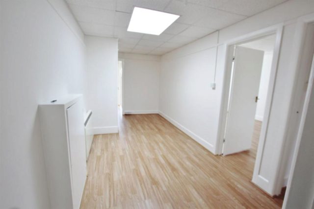  Image of 2 bedroom Flat to rent in Castle Lane West Bournemouth BH8 at Castle Lane West, Bournemouth