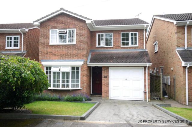  Image of 4 bedroom Detached house for sale in Stafford Close Cheshunt Waltham Cross EN8 at Stafford Close, West Cheshunt