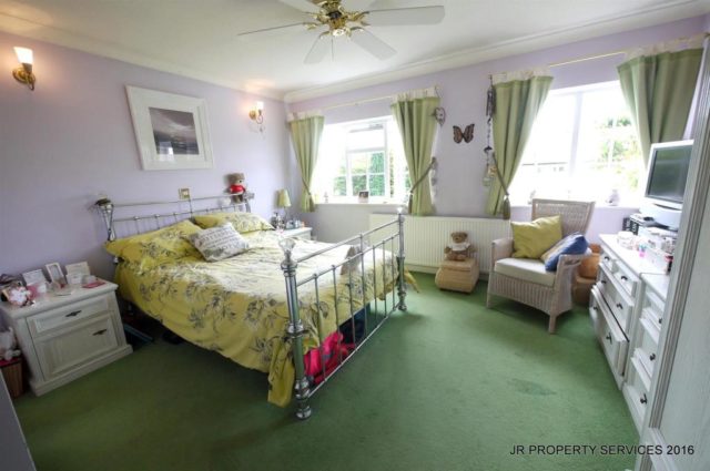  Image of 4 bedroom Detached house for sale in Stafford Close Cheshunt Waltham Cross EN8 at Stafford Close, West Cheshunt