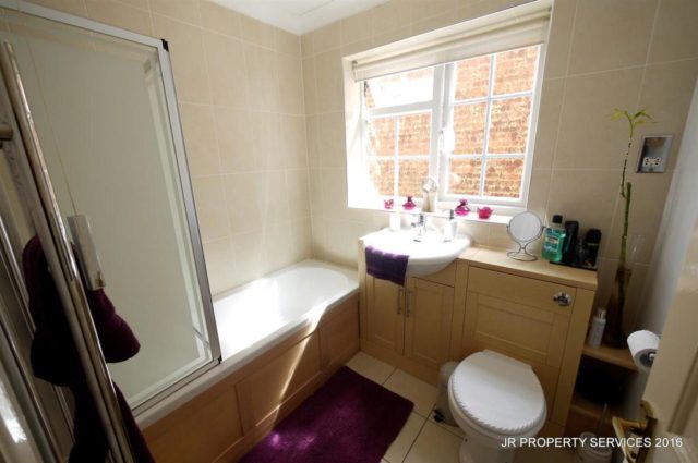  Image of 4 bedroom Detached house for sale in Stafford Close Cheshunt Waltham Cross EN8 at Stafford Close, West Cheshunt