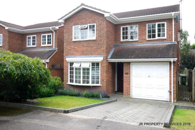  Image of 4 bedroom Detached house for sale in Stafford Close Cheshunt Waltham Cross EN8 at Stafford Close, West Cheshunt