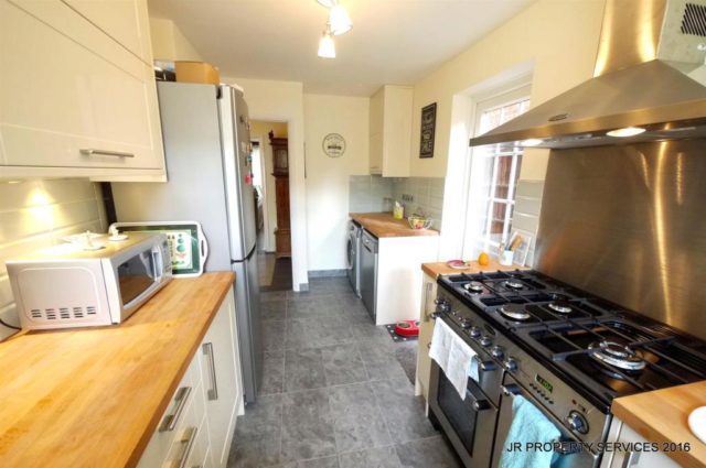  Image of 4 bedroom Detached house for sale in Stafford Close Cheshunt Waltham Cross EN8 at Stafford Close, West Cheshunt