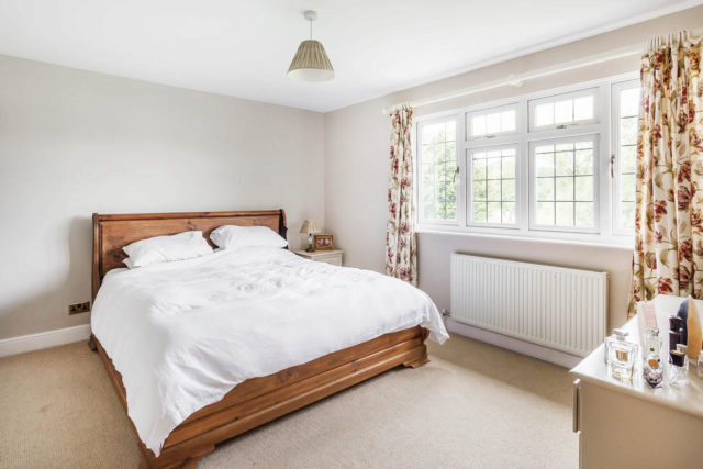  Image of 5 bedroom Detached house for sale in Popes Lane Oxted RH8 at Popes Lane, Oxted, RH8
