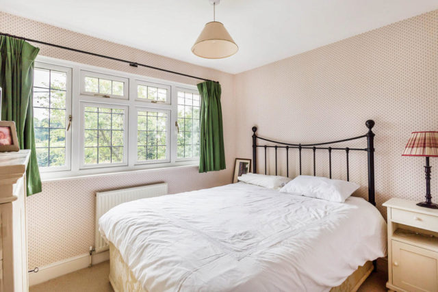  Image of 5 bedroom Detached house for sale in Popes Lane Oxted RH8 at Popes Lane, Oxted, RH8