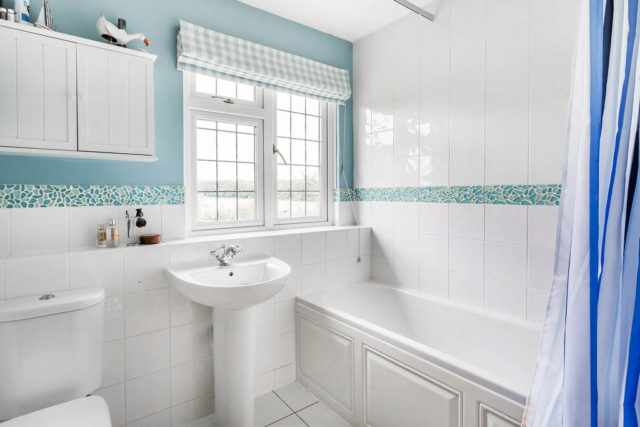  Image of 5 bedroom Detached house for sale in Popes Lane Oxted RH8 at Popes Lane, Oxted, RH8