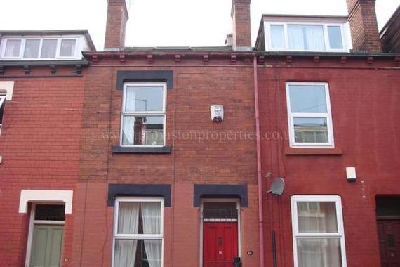 4 bedroom Terraced t...