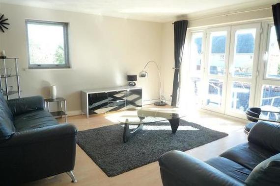 3 bedroom Flat for s...