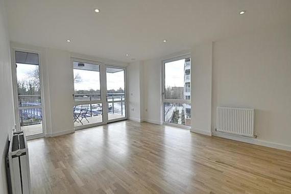 2 bedroom Flat to re...