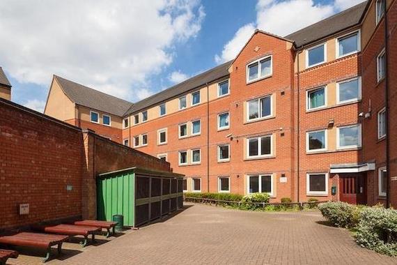1 bedroom Flat for s...