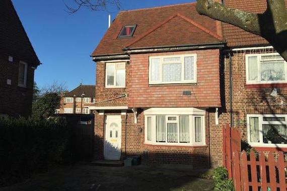 5 bedroom End of Ter...