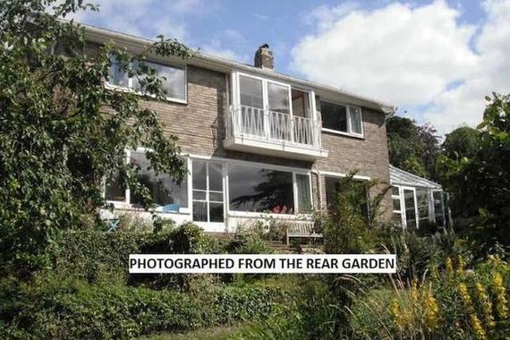 4 bedroom Property f...