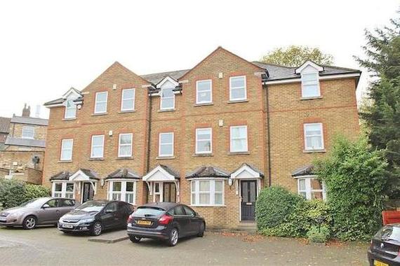 2 bedroom Flat to re...