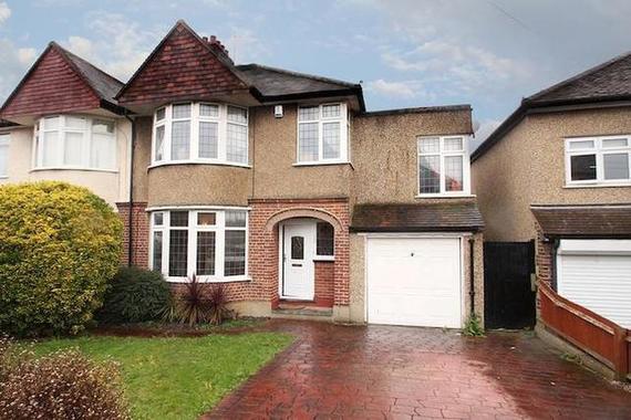 4 bedroom Property f...