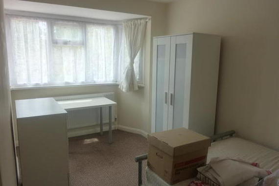 1 bedroom Property t...
