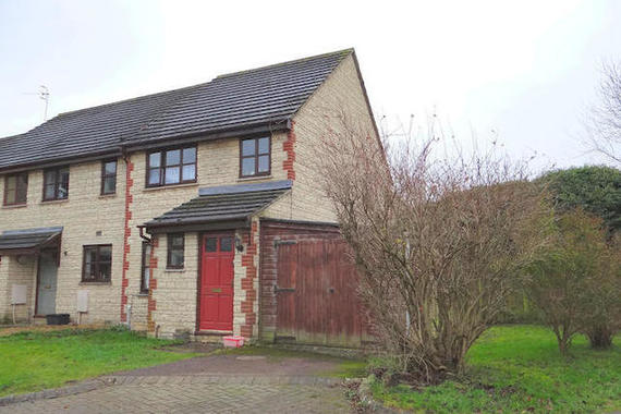 3 bedroom End of Ter...