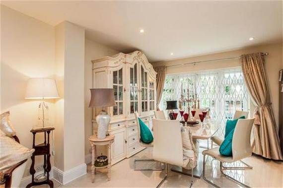 4 bedroom Semi-Detac...