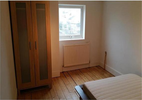 1 bedroom Room to re...