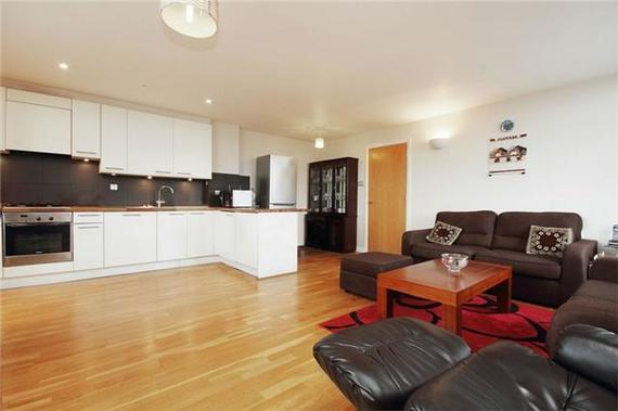 3 bedroom Flat to re...