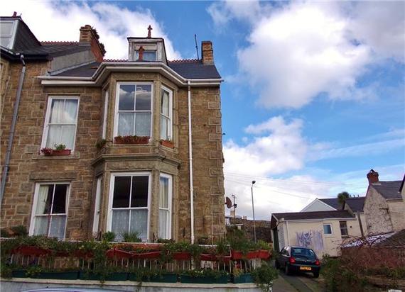 5 bedroom End of Ter...