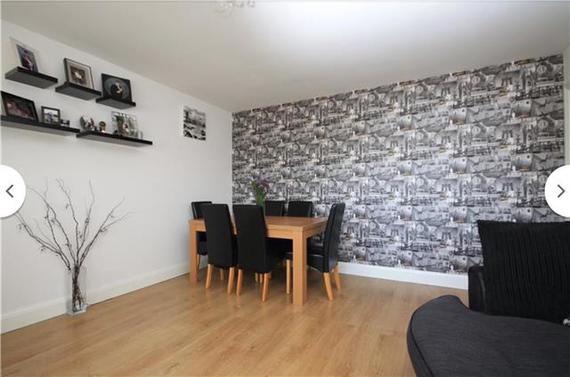 2 bedroom Flat to re...