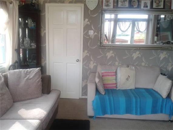 1 bedroom Detached B...