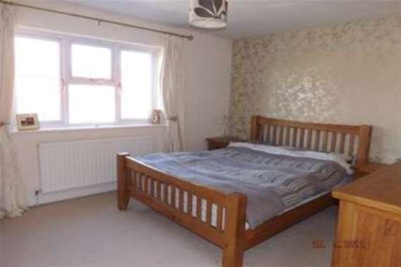 2 bedroom Detached t...