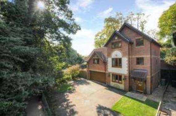 5 bedroom Detached f...