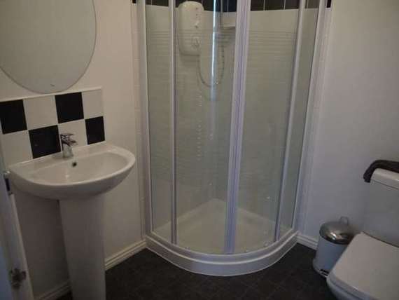 1 bedroom House Shar...