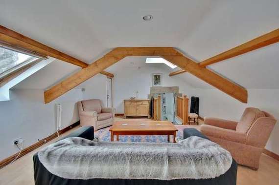 5 bedroom Detached f...