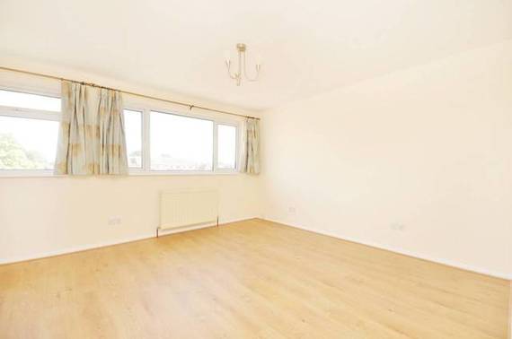 2 bedroom Maisonette...