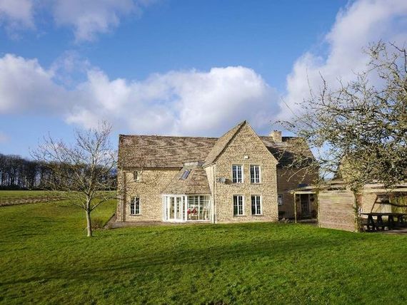 5 bedroom Detached t...
