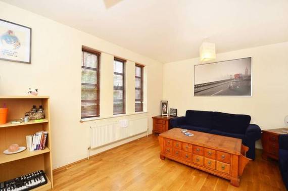 2 bedroom Flat for s...