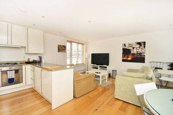 2 bedroom Flat for s...