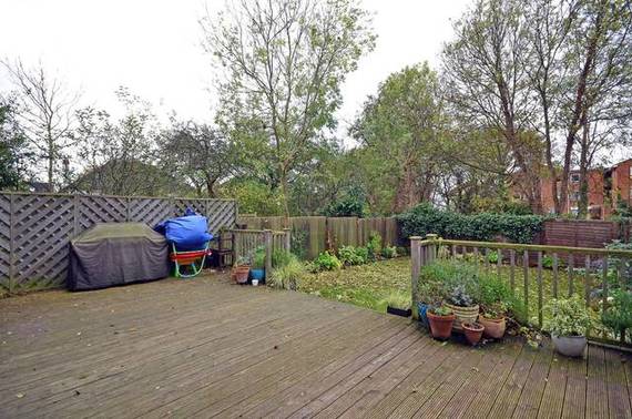 5 bedroom Detached f...