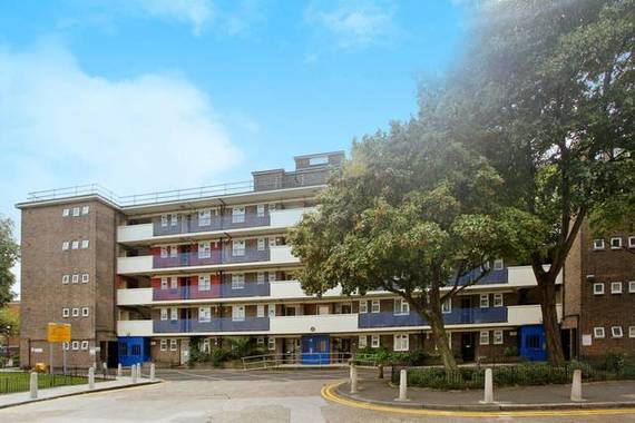 2 bedroom Flat for s...