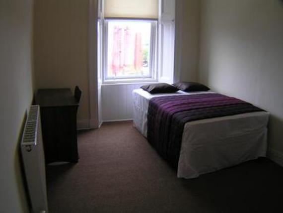 2 bedroom Flat to re...