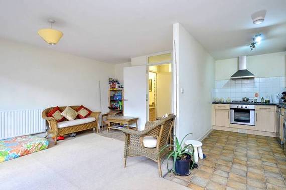 2 bedroom Flat to re...