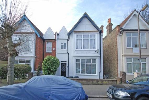 2 bedroom Flat for s...