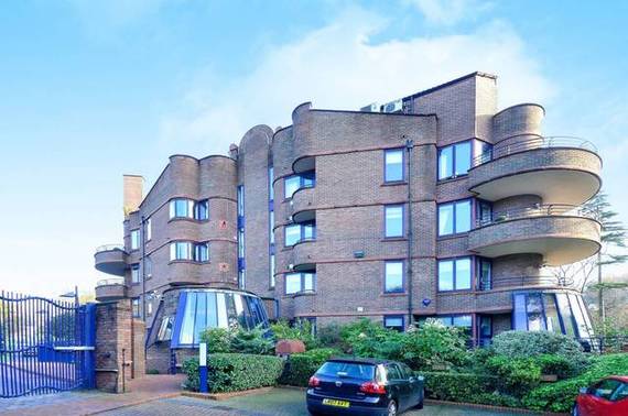 3 bedroom Flat for s...