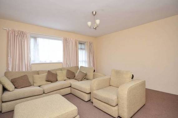 2 bedroom Flat to re...