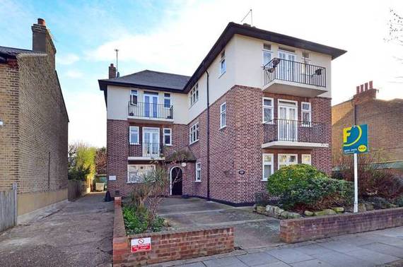 2 bedroom Flat for s...
