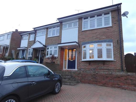 3 bedroom End of Ter...