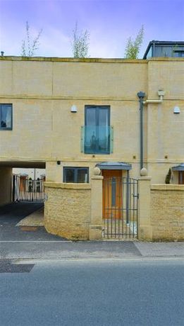 4 bedroom Detached f...