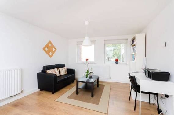 2 bedroom Flat for s...