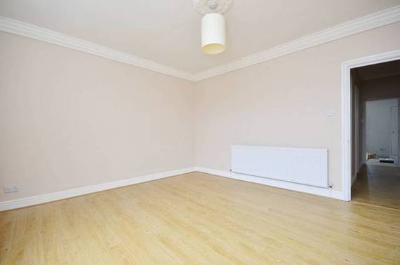 1 bedroom Flat for s...