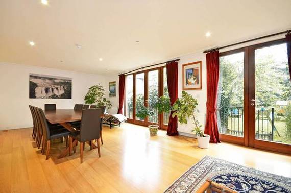 5 bedroom Detached f...