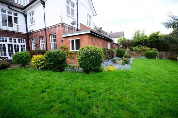 3 bedroom Flat to re...