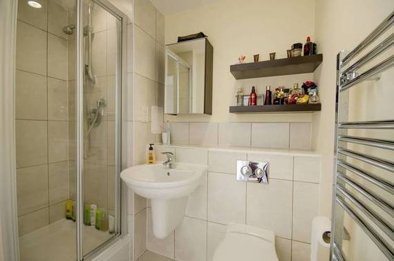 2 bedroom Flat for s...