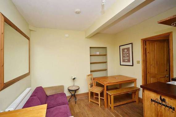 2 bedroom Flat for s...